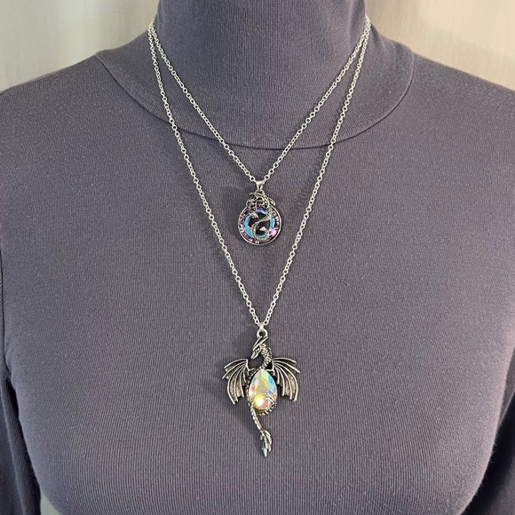 “Smaug in Flight" Dragon Handmade 2-Layer Necklace Tolkien, Empyrean Fourth Wing - Picture 6 of 16